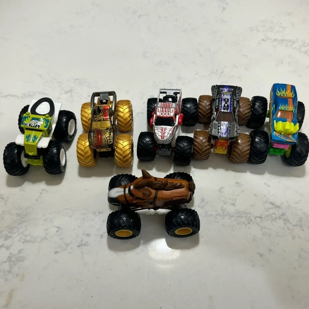 Monster Truck Toy Set - 6 Multicolor